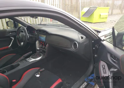 2019 Toyota 86 Gt z USA, uszkodzony, nr VIN JF1ZNAE10K8701874